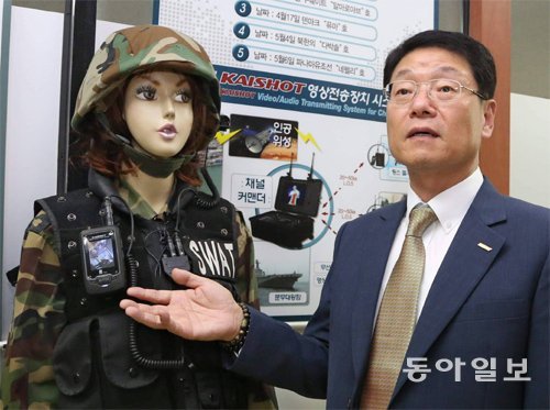 엄현덕 아이디폰 사장이 카이샷의 제원과 성능에 대해 설명하고 있다.박경모 기자 momo@donga.com