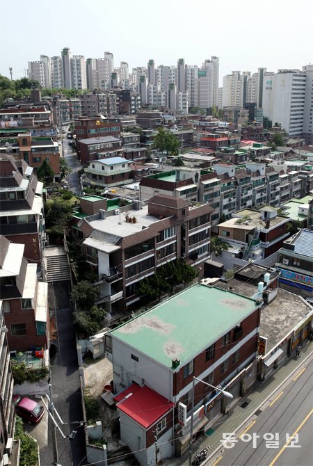 1월 조합 인가가 취소돼 뉴타운 사업이 무산되며 주민 간 갈등을 겪고 있는 서울 성북구 장위뉴타운 12구역 전경. 신원건 기자 laputa@donga.com