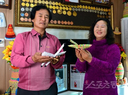 양학선 아버지 양관권 씨(왼쪽)와 어머니 기숙향 씨. 스포츠동아DB