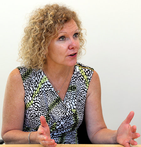 암웨이 혁신에 앞장서고 있는 오드라 데이비스 글로벌 영양제품개발 및 분석과학 담당 부사장이 본보와의 인터뷰에서 “웰 프로젝트의 일환으로 스탠퍼드대 연구개발 사업에 103억 원 가량을 투자하기로 했다”고 밝히고 있다. 뉴트리라이트 제공