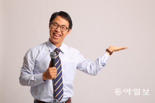 청년도사 신익태씨는 청년들을 제대로 이끌어야 청년도 우리 사회도 윈윈할 수 있다고 믿는다. 어렵지만 그가 청년들을 위해 일하는 이유다. 신익태씨 제공