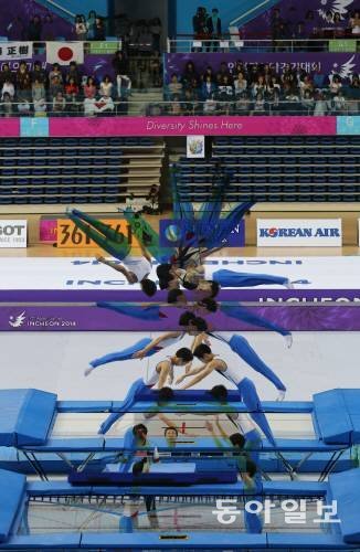 26일 인천 남동체육관에서 열린 체조 남자 트램펄린에 출전한 대한민국 차상엽이 연기를 펼치고 있다. 양회성 기자 yohan@donga.com