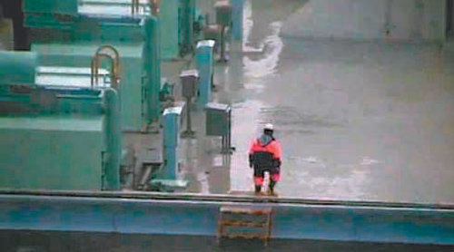 폭우로 고리원자력발전소 침수사고가 발생한 8월 25일 폐쇄회로(CC)TV에 찍힌 원전 내부 모습. 새누리당 배덕광 의원 제공