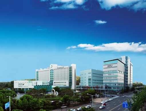 국제암대학원대학교는 일산 국립암센터안에 있다. 대학원은 암센터와 긴밀한 협조를 통해 '한국형 암관리'의 새로운 시도를 하고 있다.
국제암대학원대학교제공
