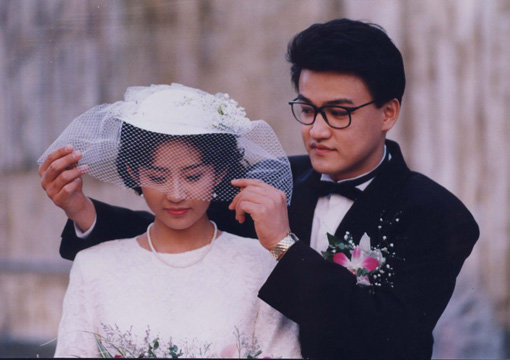 고 최진실(왼쪽)이 1990년 주연한 ‘나의 사랑 나의 신부’가 24년 만에 스크린을 통해 살아나면서 그를 추억하는 이들도 늘어나고 있다. 사진제공｜삼호필름