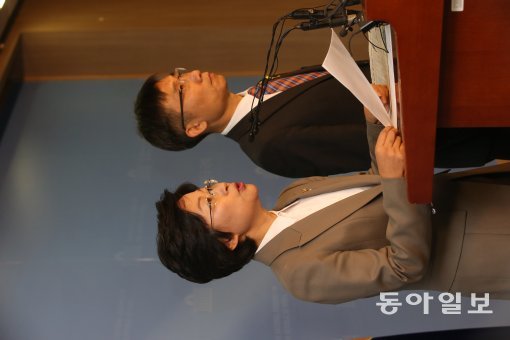 통진당 의원 북한 자금 지원설 부인주체사상 신봉자였다 전향한 김영환 씨가 통진당 이상규 김미희 의원이 북한 
자금을 지원받고 선거에 나섰다고 주장한 것에 대해 이상규 김미희 의원이  22일 오후 서울 여의도 국회 정론관에서 기자회견을 열고
 반박하고 있다. 변영욱 기자 cut@donga.com