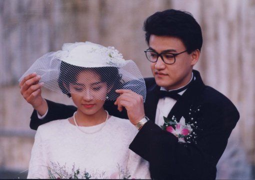 박중훈(오른쪽)과 고 최진실이 주연한 영화 ‘나의 사랑 나의 신부’의 한 장면. 사진제공｜삼호필름
