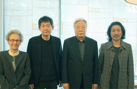 제22회 대산문학상 수상자인 엘렌 르브룅, 남진우, 김원일, 박정대 씨(왼쪽부터). 대산문화재단 제공
