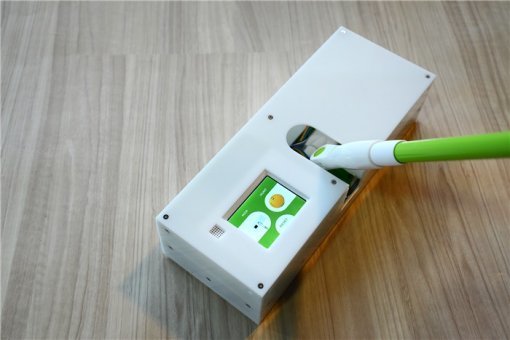 KAIST 학생들이 개발한 위치인식 밀대걸레.