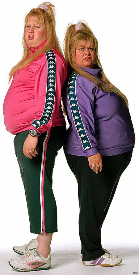 영국에서 인기 있는 코미디 드라마 ‘리틀 브리튼’은 차브에 대한 전형적 인식을 보여주는 캐릭터를 등장시켜 웃음 코드로 삼는다. 드라마 속 비키 폴라드(왼쪽)는 태도가 불량하고 성적으로 문란하며 뚱뚱한 10대 싱글맘으로 대표적 차브 캐릭터 역할을 한다. 사진 출처 구글 검색