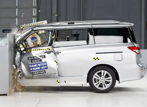 사진=닛산 퀘스트, IIHS 웹사이트 캡처