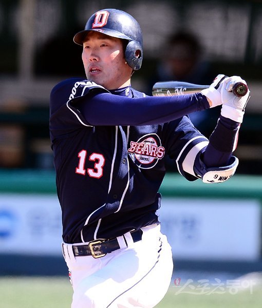 두산 김태형 신임감독은 내년 시즌 허경민의 활약을 기대했다. 두산은 주전 3루수 이원석이 입대하면서 전천후 내야수 허경민의 역할이 더 중요해졌다. 스포츠동아DB
