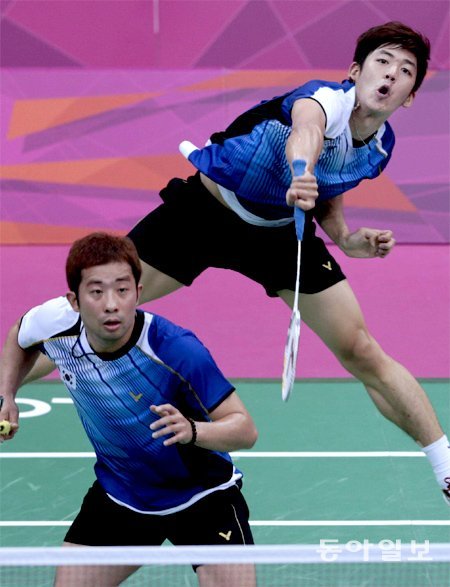 이용대(오른쪽) 정재성이 동메달을 합작한 2012 런던 올림픽에서 호흡을 맞추던 모습. 동아일보DB