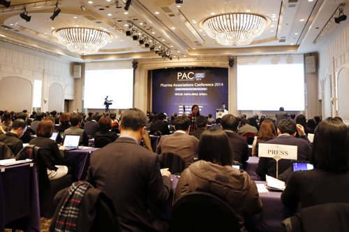 한국제약협회와 한국다국적의약산업협회가 서울 강남구 봉은사로 ‘리츠칼튼 서울’에서 지난달 18일 개최한 ‘제약산업 오픈 이노베이션 공동컨퍼런스’. 이틀 간 열린 행사에서는 ‘오픈 이노베이션’에 관한 논의가 활발하게 이뤄졌다. 한국제약협회 제공