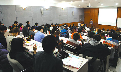 가천대는 재학생들의 영어 실력 향상을 위해 학교에서 ‘토익캠프’를 운영하고 있다.
