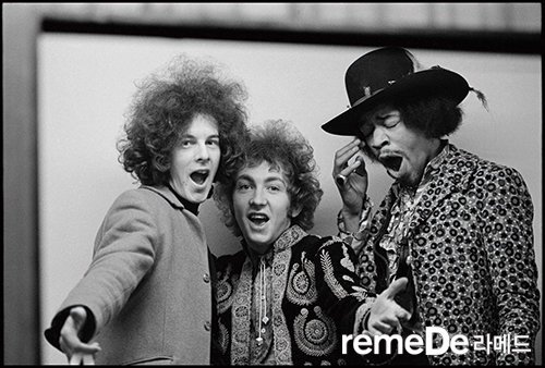 하품하는 순간의 지미 헨드릭스Jimi Hendrix Experience, London ⓒ 1967 Paul McCartneyPhotographer: Linda McCartney