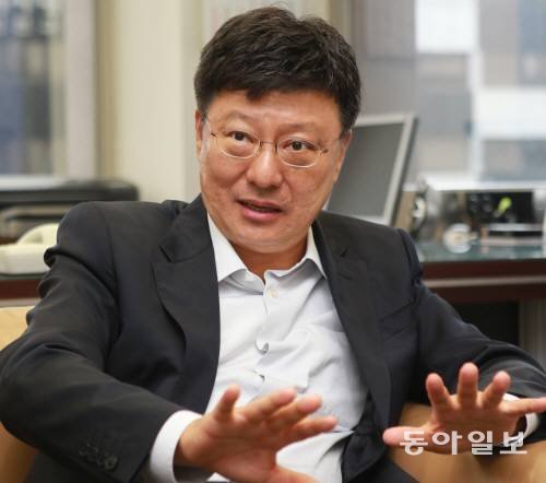 박지만 오후 출석. 사진=동아일보DB