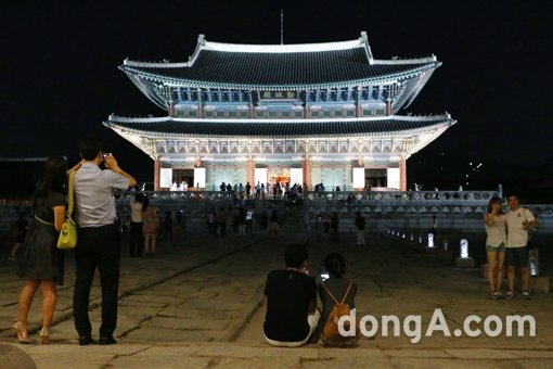 ‘경복궁 야간개장-창경궁 야간개장’. 동아닷컴DB