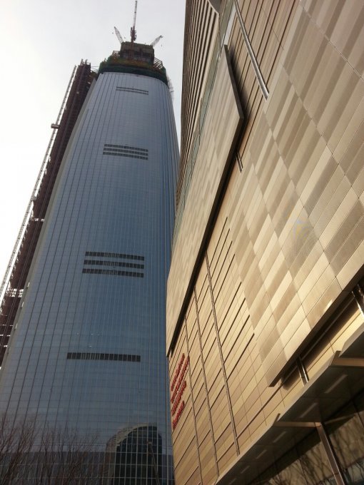 2016년 개장을 앞둔 롯데월드 타워(사진=동아닷컴DB)