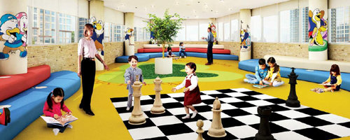 롯데건설은 경기 용인시 중동 ‘신동백 롯데캐슬 에코’커뮤니티 센터 내에 영어도서관을 마련해 학생 자녀를 둔 수요자들로부터 좋은 반응을 얻었다. 롯데건설 제공