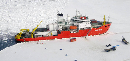 국내 최초의 쇄빙선인 아라온. 극지연구소 제공