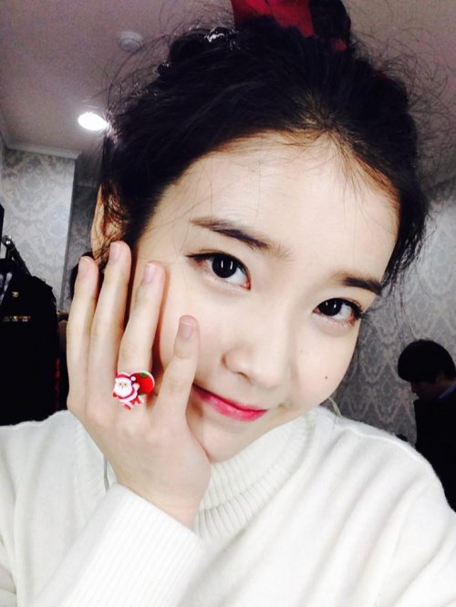 메리 크리스마스 사진= 아이유 트위터