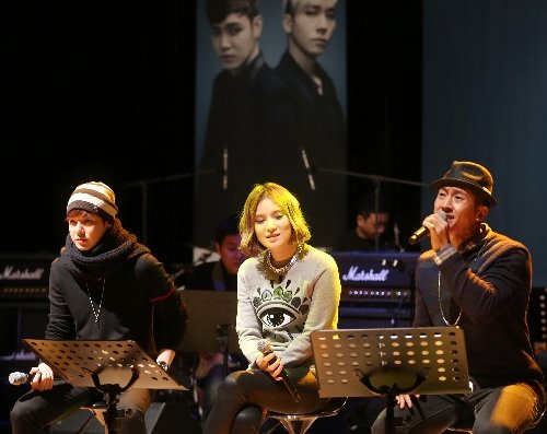 거미와 플라이투더스카이. 동아닷컴DB