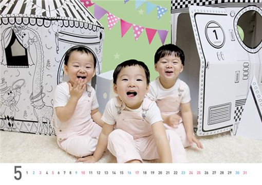 송일국의 세 쌍둥이 달력. 사진출처｜KBS