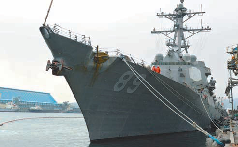 동해항 온 美 머스틴함 13, 14일 이틀간 한국 해군과 연합훈련을 벌일 미 해군 이지스함인 머스틴 함(9200t)이 11일 동해항으로 입항하고 있다. 해군 제공