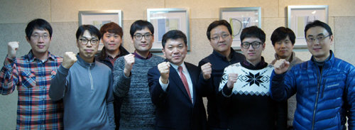 ㈜넷츠 직원들과 함께한 백황현 대표(오른쪽 다섯 번째).