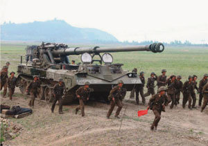 2014년 4월 25일 실시된 북한군 포 사격 훈련에 등장한 170mm 자주포. 이틀 뒤 ‘노동신문’이 게재한 사진이다.
