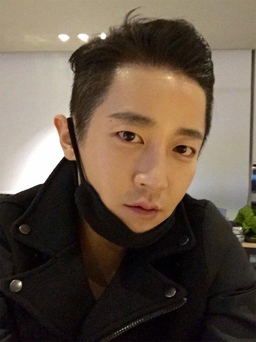 엠씨더맥스 제이윤.