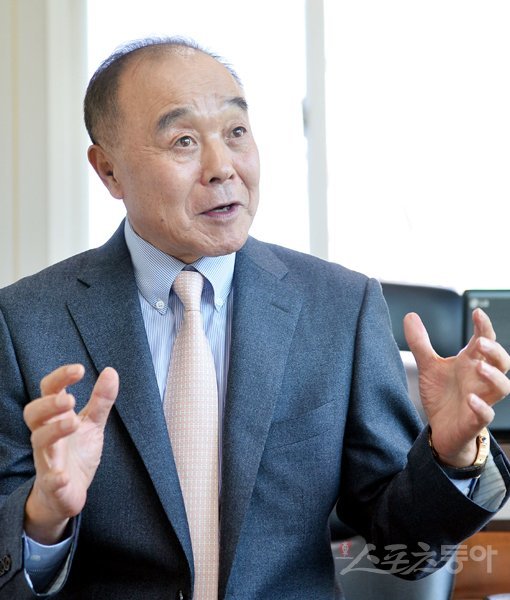 한영관 리틀야구연맹회장이 스포츠동아와 만나 한국이 29년 만에 세계리틀야구 우승을 거둘 수 있었던 뒷이야기와 프로야구 발전을 위해서는 유소년 야구 발전이 선행돼야 한다고 강조했다. 임민환 기자 minani84@donga.com 트위터 @minani84