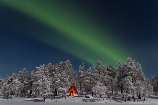 핀란드 라플란드 사리셀카의 밤하늘을 수놓은 오로라. 밤에 영하 30도에 가까운 추위를 2∼3시간 이상 견뎌야 볼 수 있지만, 힘든 인내만큼 가슴 설레는 감동을 준다. 사진제공｜라플란드 관광청