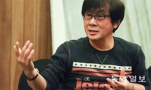 가수 전영록은 여전했다. 친구인 개그맨 이홍렬이 ‘야! 환갑 여행 어디로 갈 거야?’ 물어 비로소 나이를 깨달았다고 했다. “요즘도 밤새워 하는 세 가지는 곡 쓰고 음악 듣고 영화 보기예요.” 원대연 기자 yeon72@donga.com