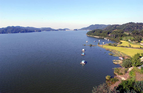 예산팔경 가운데 하나인 대흥호수. 예산군 제공