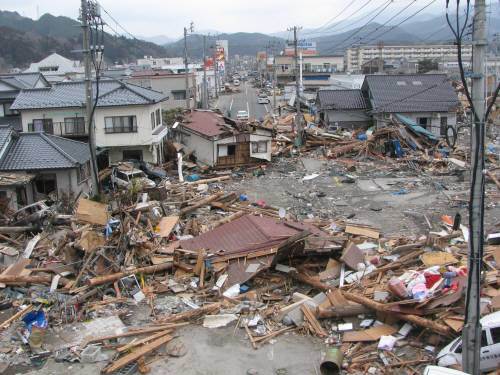 사진은 2011년 지진해일로 황폐화된 일본 이와테 현 오후나토 시
