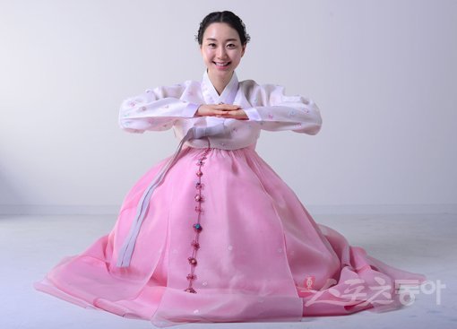 배우 이유영은 “제 연기로 모두가 기분 좋아지길 바란다”며 새해 인사를 전했다. 사진｜김종원 기자 won@donga.com 트위터@beanjjun