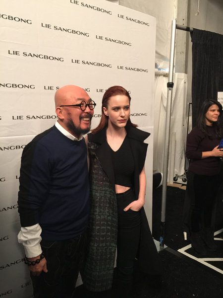 디자이너 이상봉(왼쪽)