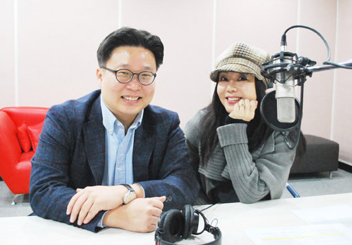 서경덕 교수-배우 김윤진(오른쪽). 사진제공｜서경덕 교수