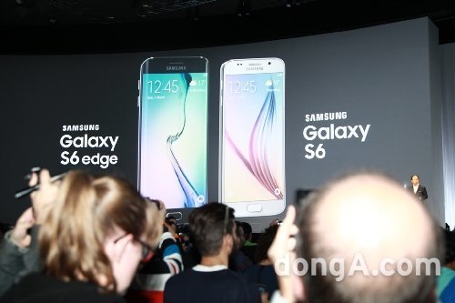 갤럭시 S6 갤럭시 S6 엣지. 사진=동아닷컴 DB