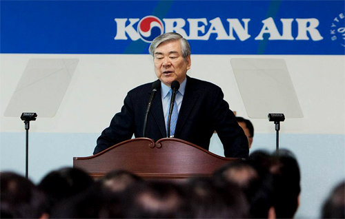 조양호 한진그룹 회장이 3일 서울 강서구 하늘길 대한항공 본사에서 열린 창립 46주년 기념식에서 기념사를 하고 있다. 대한항공 제공
