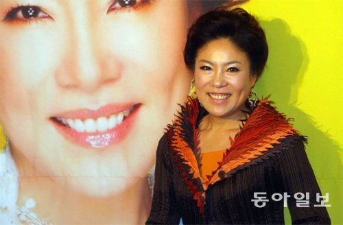 12, 13일 서울 세종문화회관 무대에 서는 가수 김연자. 동아일보DB