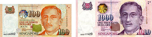 싱가포르 100달러 지폐(왼쪽 사진)는 가로 16.2cm, 세로 7.7cm에 주황색으로 된 반면 싱가포르 1000달러 지폐(오른쪽 사진)는 이보다 좀 더 큰 가로 17cm, 세로 8.3cm에 보라색이다.