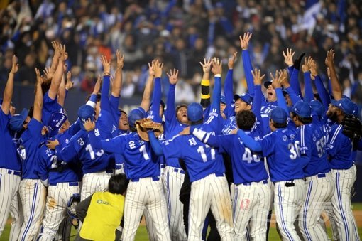 삼성은 지난해 통합 4연패를 달성했다. 올해도 야구인 61%는 삼성의 우승을 전망했다. 스포츠동아DB