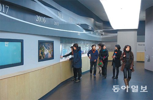 인천경제자유구역청이 24일 송도국제도시 G타워 33층에 개관한 홍보관. 이곳에서는 서해바다는 물론이고 송도국제도시를 조망할 수 있다. 김영국 동아닷컴 객원기자 press82@donga.com