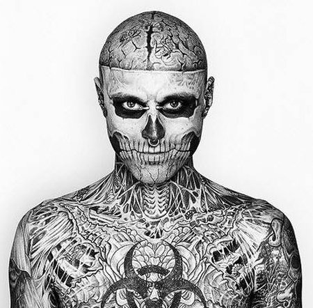 온몸의 해골 문신으로 유명한 모델 릭 제네스트.