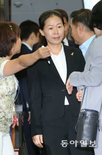 2014년 7·30 재보선에서 당선된 새정치민주연합 권은희(광주 광산구을) 의원이 4일 국회에서 열린 의원총회에 참석하고 있다.