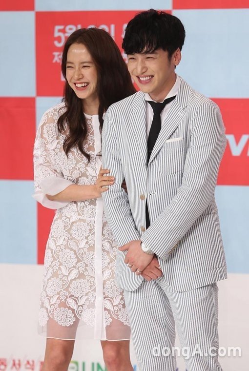 구여친클럽 변요한 송지효. 사진=동아DB