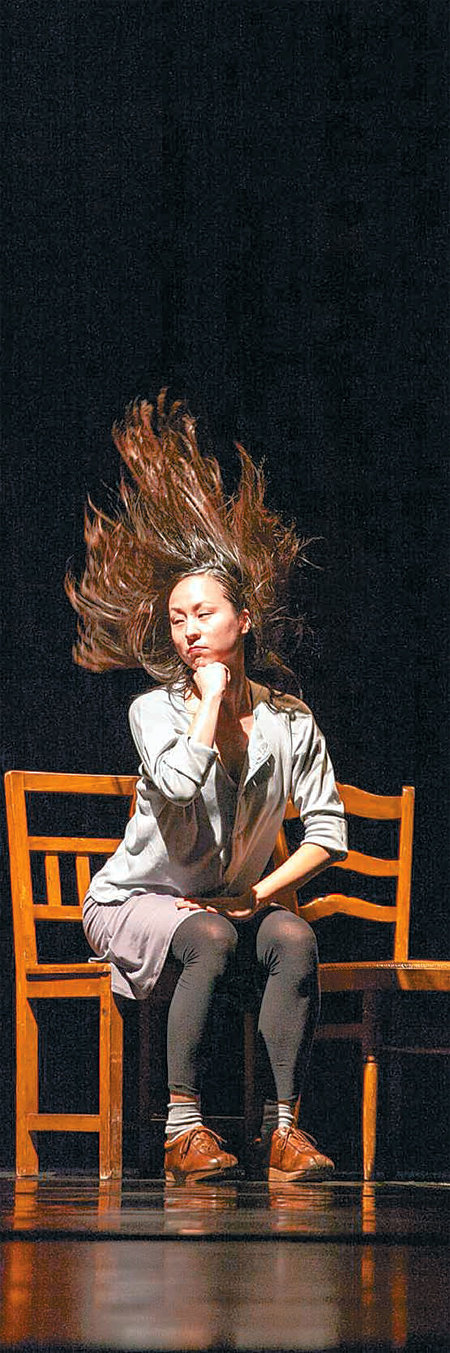 벨기에 로사스 무용단의 유일한 동양인 단원인 윤수연 씨의 최근 대만 공연 모습. 대만국립극장 by Chia Hui CHOU